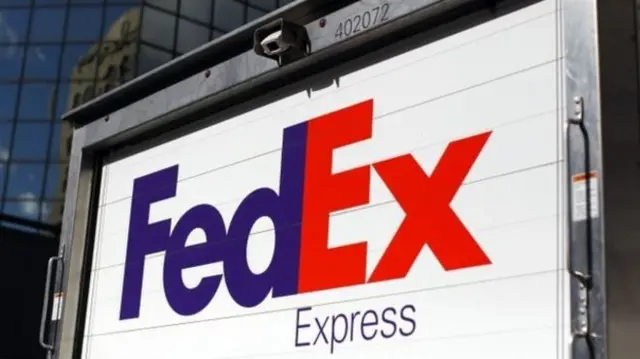 FedEx lorry