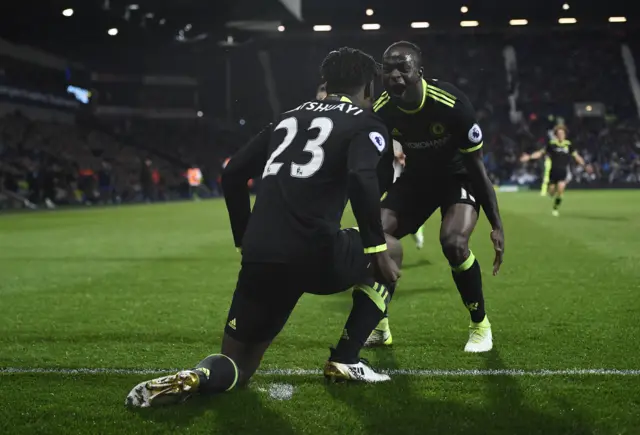 Michy Batshuayi celebrates