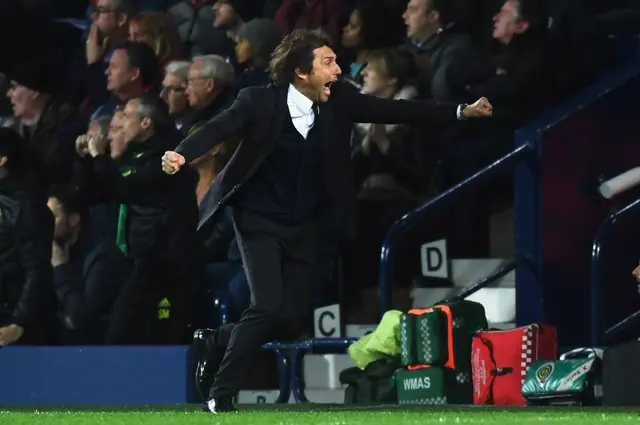 Antonio Conte celebrates