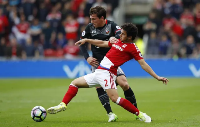 Fabio in action with Hojbjerg