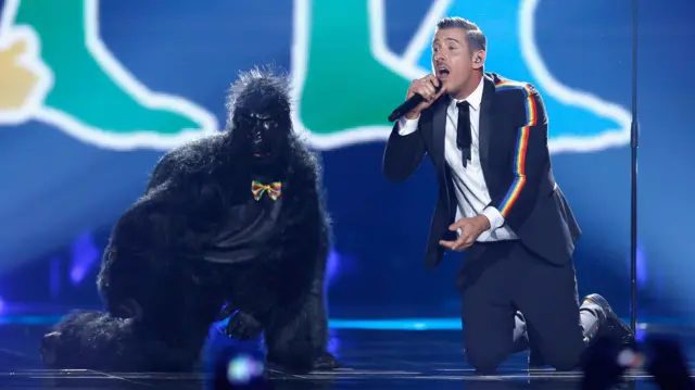 Francesco Gabbani and friend rehearsing for the Eurovision final