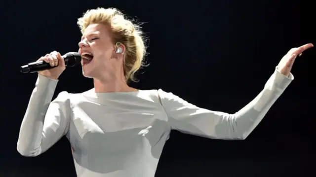 Levina rehearsing for the Eurovision final