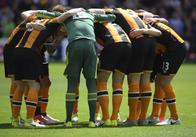 Hull City huddle together