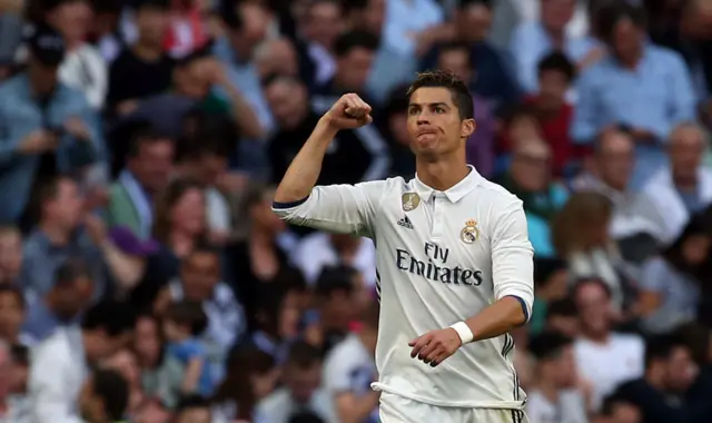 Cristiano Ronaldo celebrates