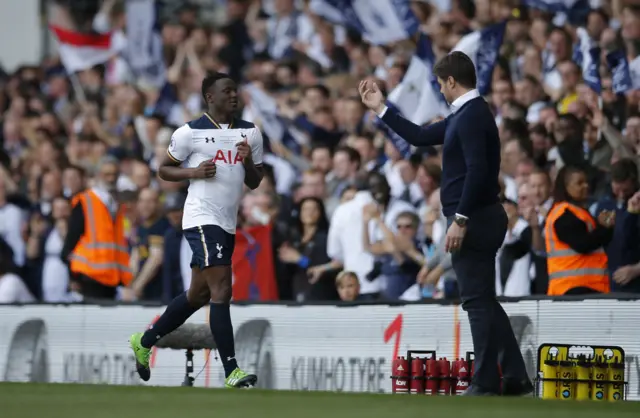 Victor Wanyama celebrates