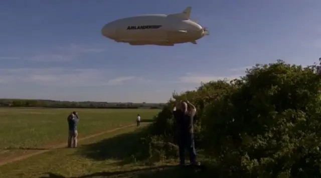 Airlander 10 in flight.