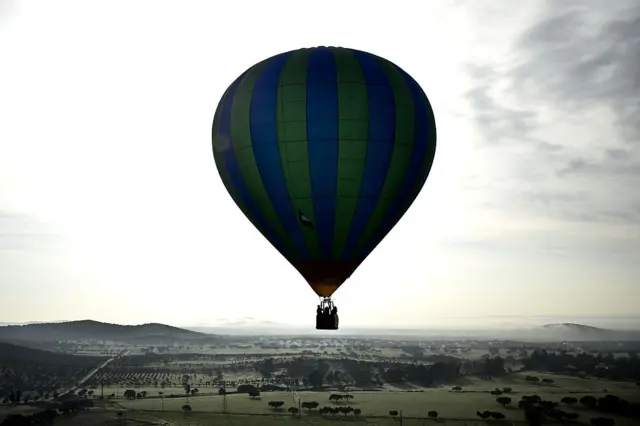 Hot air balloon