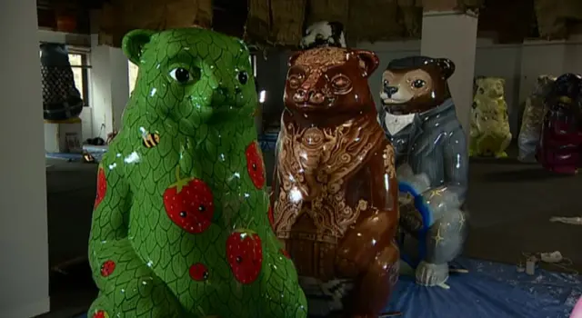 Bear sculptures