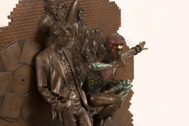 David Bowie statue