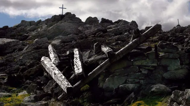 The remains of an Argentine trench from the war for the possession of the Malvinas/Falkland islands in 1982 between Argentina and the United Kingdom in the South Atlantic, 20 March, 2007 in Mount Longdon