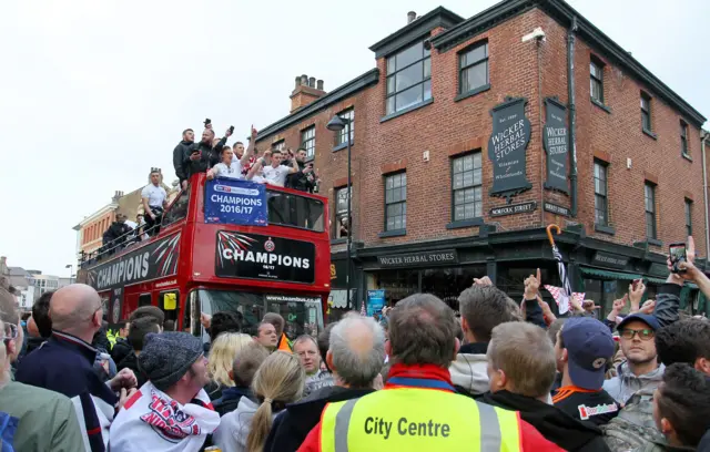 Sheffield United players on bus