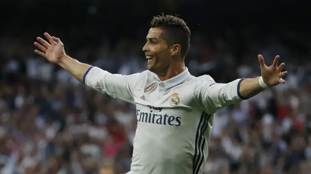 Cristiano Ronaldo celebrates