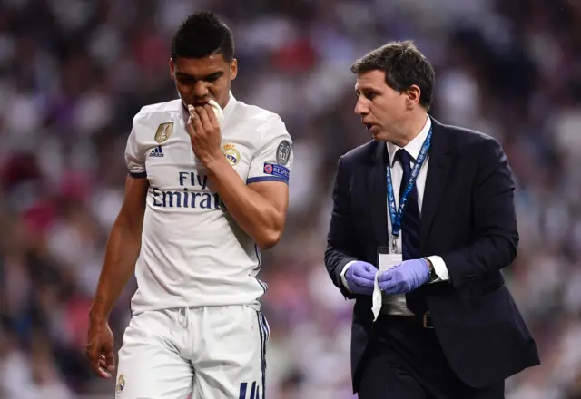 Casemiro leaves the field after being injured