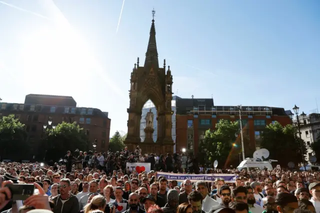 crowds at vigil