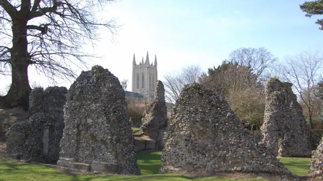 St Edmuindsbury Cathedral and Abbey Gardens, Bury St Edmunds