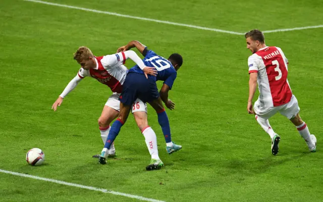 Marcus Rashford (centre)