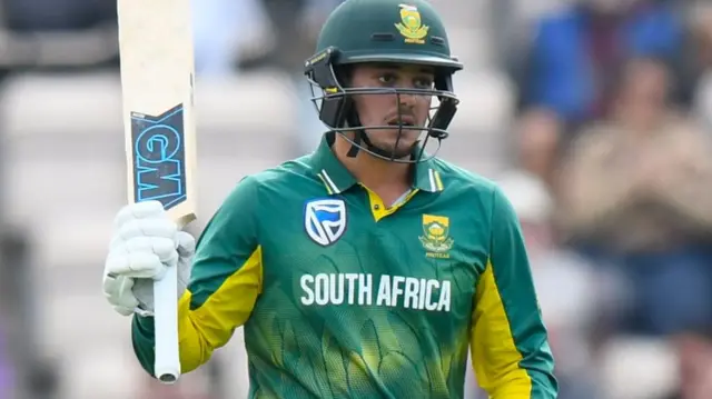 Quinton De Kock celebrates his 50