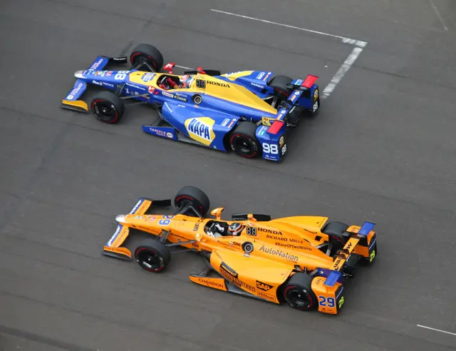 Alonso passes Rossi