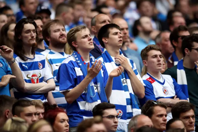 Reading fans