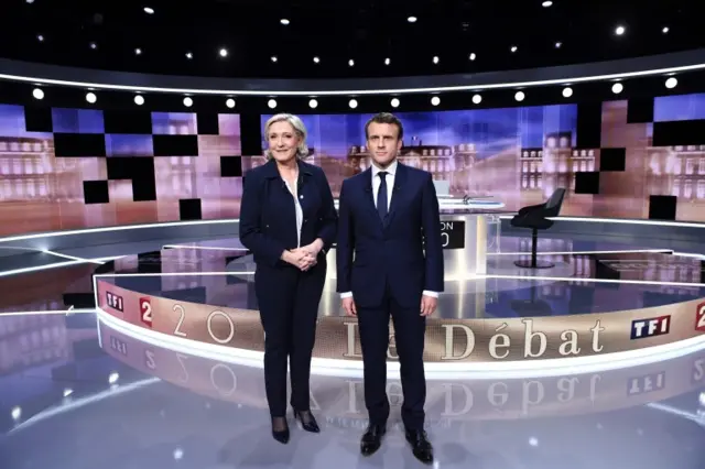 Marine Le Pen and Emmanuel Macron in the studio in Paris, 3 May