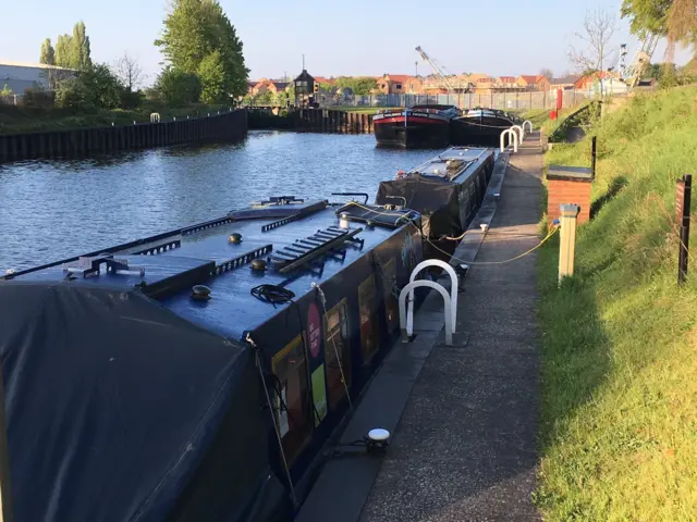 Swinton lock