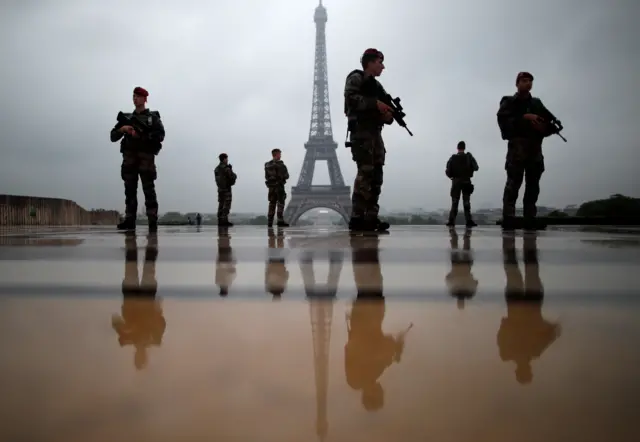 French soldiers in Paris, 3 May