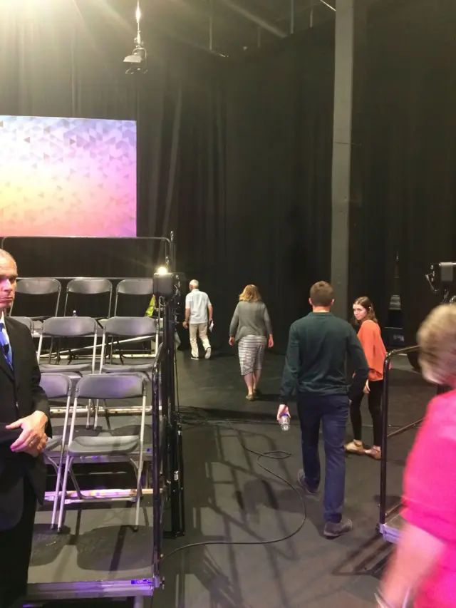 Audience leaving election debate