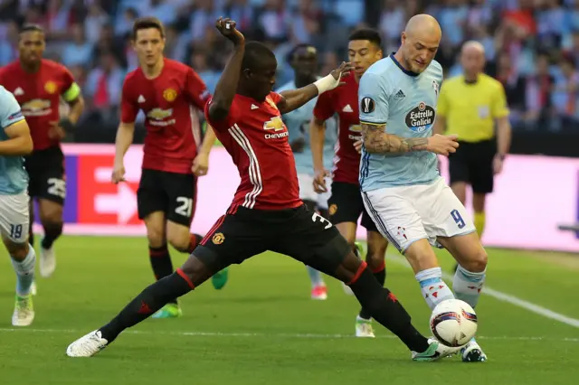 Eric Bailly is beaten to the ball by John Guidetti