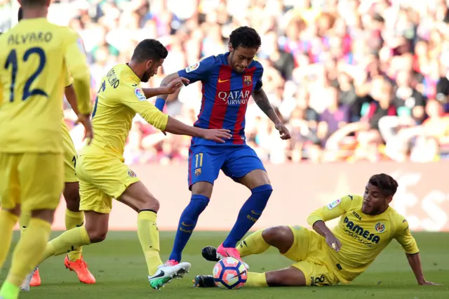 Neymar pushes past Musacchio