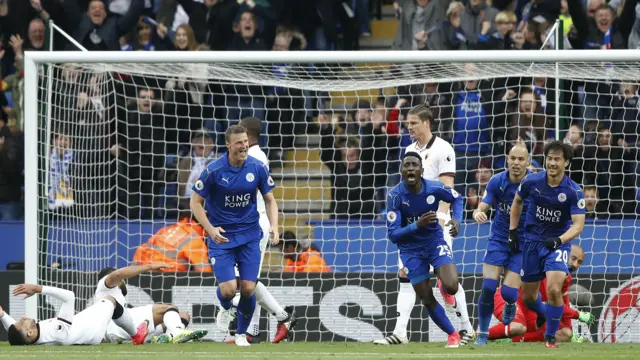 Wilfred Ndidi celebrates