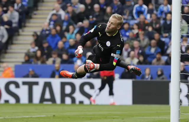 Kasper Schmeichel saves