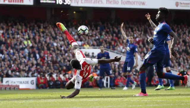 Welbeck's acrobatic scissor kicks