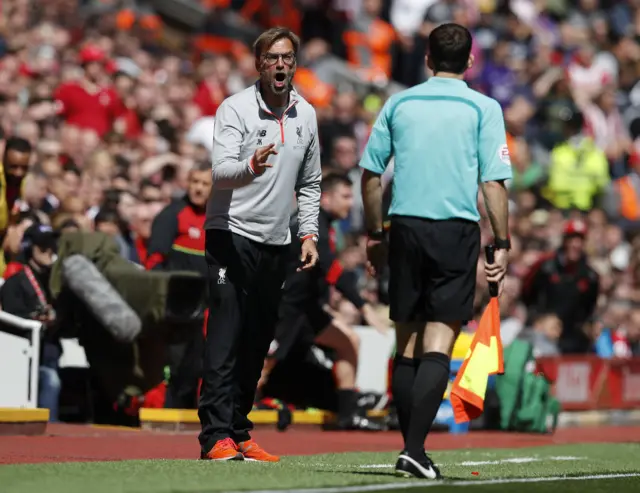 Klopp speaks to officials