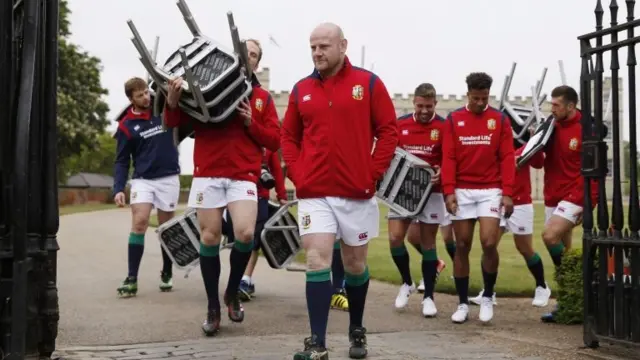 Dan Cole and other Lions players