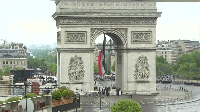 Arc de Triomphe, 8 May 17