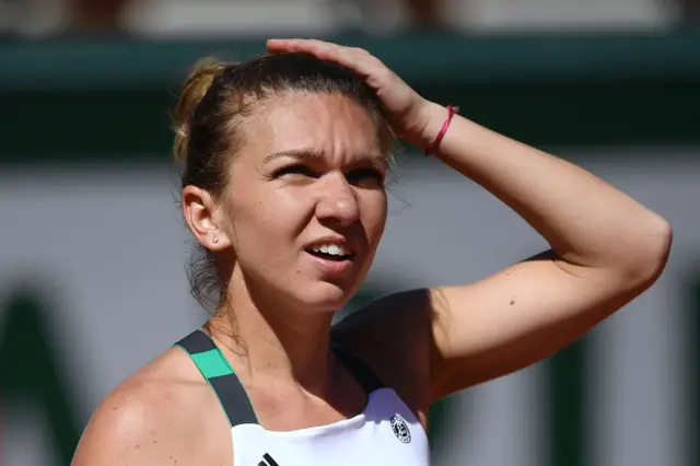 Simona Halep reacts