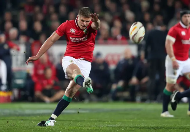 Owen Farrell kicks a penalty