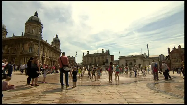 Hull's fountains1