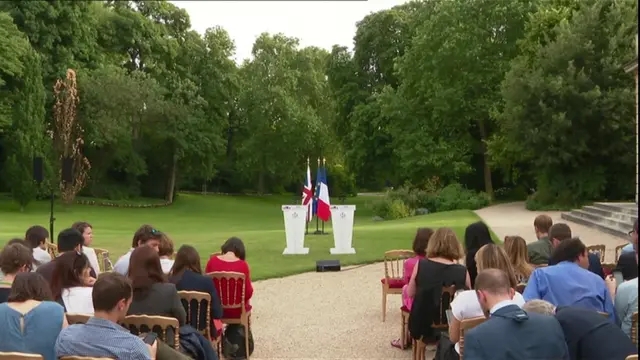 Scene in Elysee Palace