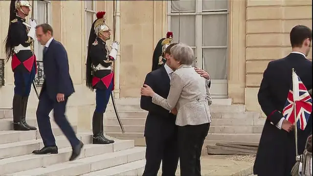 Theresa May and Emmanuel Macron