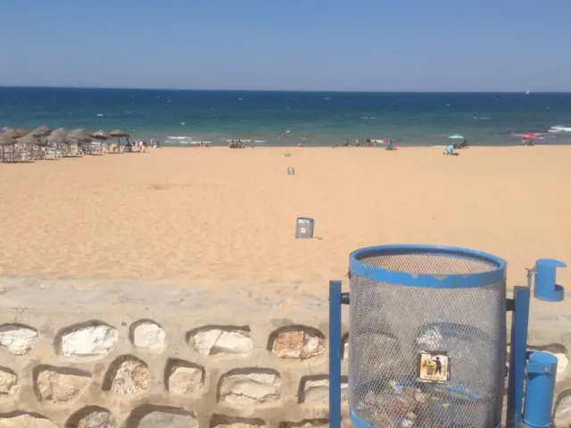 New rubbish bins in Tunis BBC