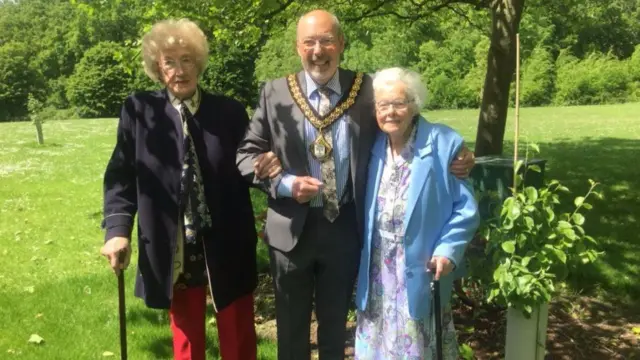 Kathleen Halford, Councillor Tony Miller and Kathleen Smith