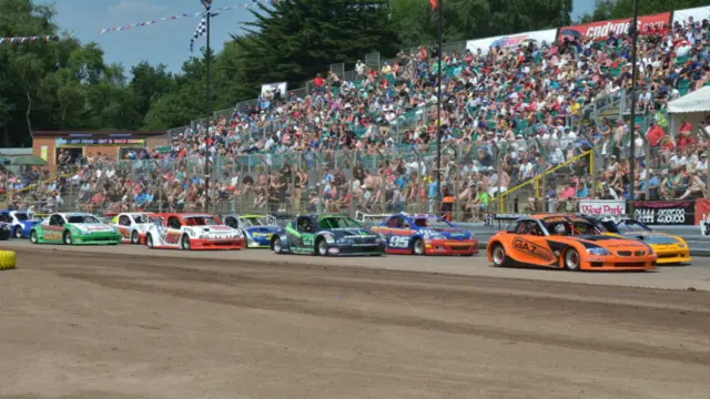 National Hot Rods in action at Foxhall