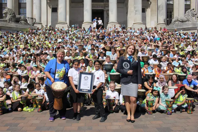 900 children break the World Record for the biggest djembe ensemble, Portsmouth