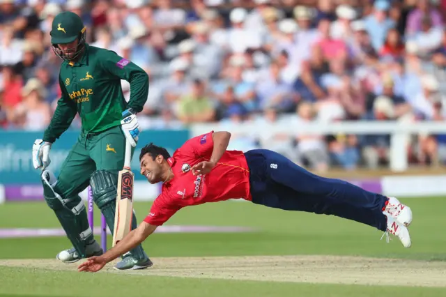 Bopara dive