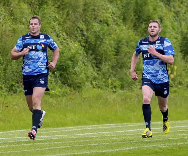 Allan Dell, Finn Russell