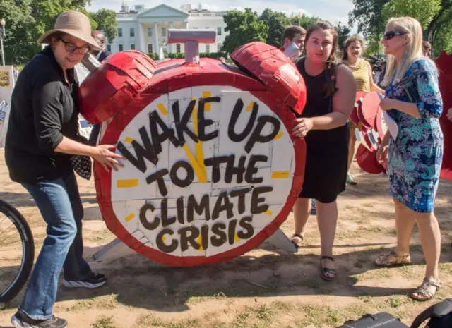 Climate change protest outside White House, 1 June 2017