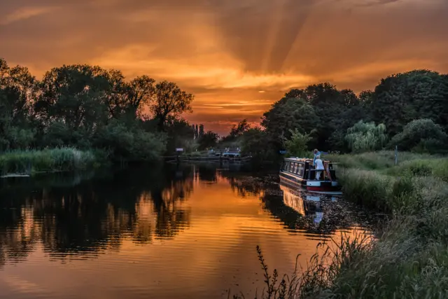 Pinkhill on the River Thames at Farmoor