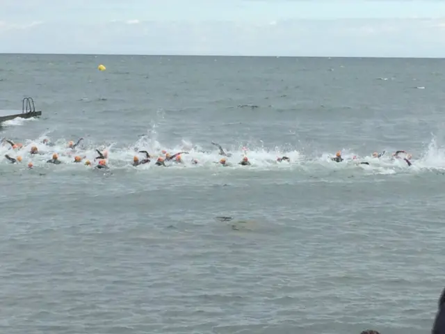 Men's triathlon swimming leg