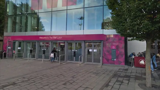 The Mall, Luton